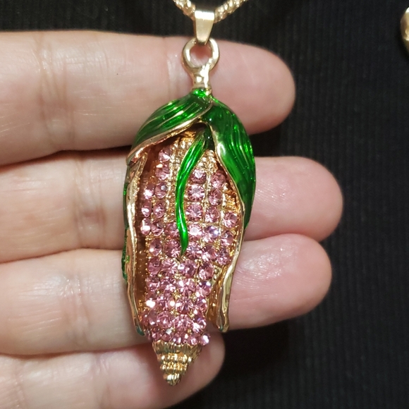 NWT CRYSTAL CORN COB NECKLACE BY BETSEY JOHNSON - Picture 4 of 5